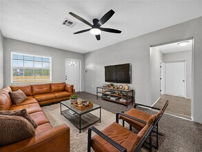 510 N Barrow Ave in Tavares, FL - Building Photo - Building Photo