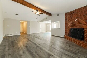 7618 Creek Wood Dr in Rowlett, TX - Building Photo - Building Photo