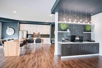 The Approach at Summit Park in Blue Ash, OH - Building Photo - Building Photo