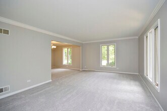 2025 Milton Ave in Park Ridge, IL - Foto de edificio - Building Photo