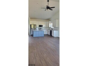 1229-1231 Wisteria Ln in New Richmond, WI - Foto de edificio - Building Photo