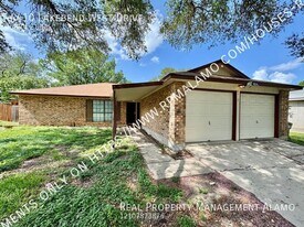 4410 Lakebend W Dr in San Antonio, TX - Building Photo