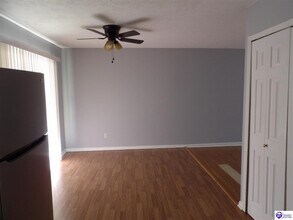 321 Crossgate Rd in Elizabethtown, KY - Building Photo - Building Photo