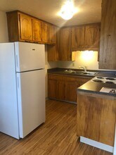 37136 Gore Dr in Lebanon, OR - Building Photo - Building Photo