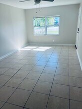 1400 Binney Dr in Fort Pierce, FL - Foto de edificio - Building Photo