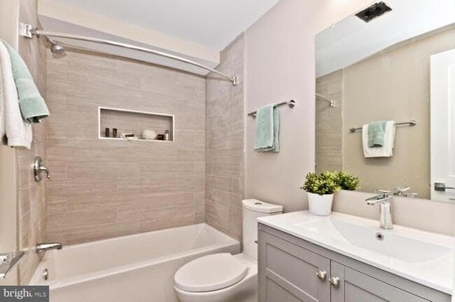 5011 7th St NW in Washington, DC - Building Photo - Building Photo
