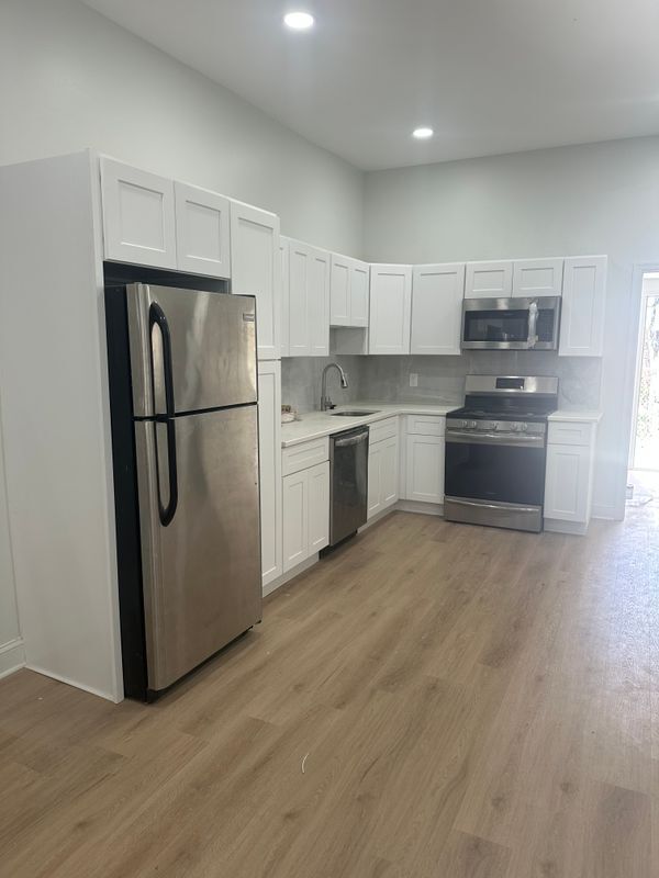 2233 W Oakdale St in Philadelphia, PA - Building Photo - Building Photo