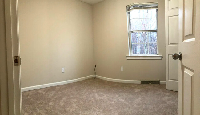 408 Wynridge Dr in Charlottesville, VA - Building Photo - Building Photo