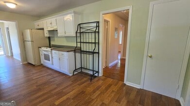 9127 Thrash St SW in Covington, GA - Building Photo - Building Photo
