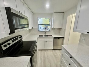 1100 Ponce De Leon Cir, Unit 108 in Vero Beach, FL - Building Photo - Building Photo