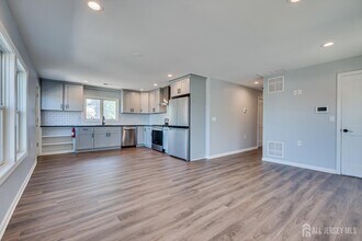 4 Wilcox Ave in South River, NJ - Building Photo - Building Photo