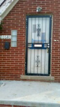 20642 Moross Rd in Detroit, MI - Foto de edificio - Building Photo