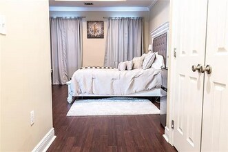5929 Milne Blvd in New Orleans, LA - Building Photo - Building Photo