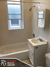 3044 W Wellington Ave, Unit 2 in Chicago, IL - Building Photo - Building Photo