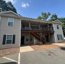 916 Avon Ave, Unit 202 in Burlington, NC - Building Photo - Building Photo