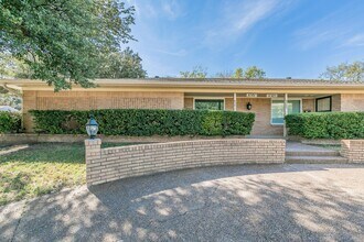 6501 Calmont Ave in Fort Worth, TX - Building Photo - Building Photo
