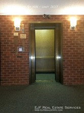 1318 22nd St NW-Unit -Unit 307 in Washington, DC - Building Photo - Building Photo