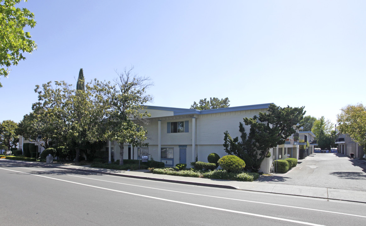 Riviera Townhouse Apartments in Sunnyvale, CA - Building Photo