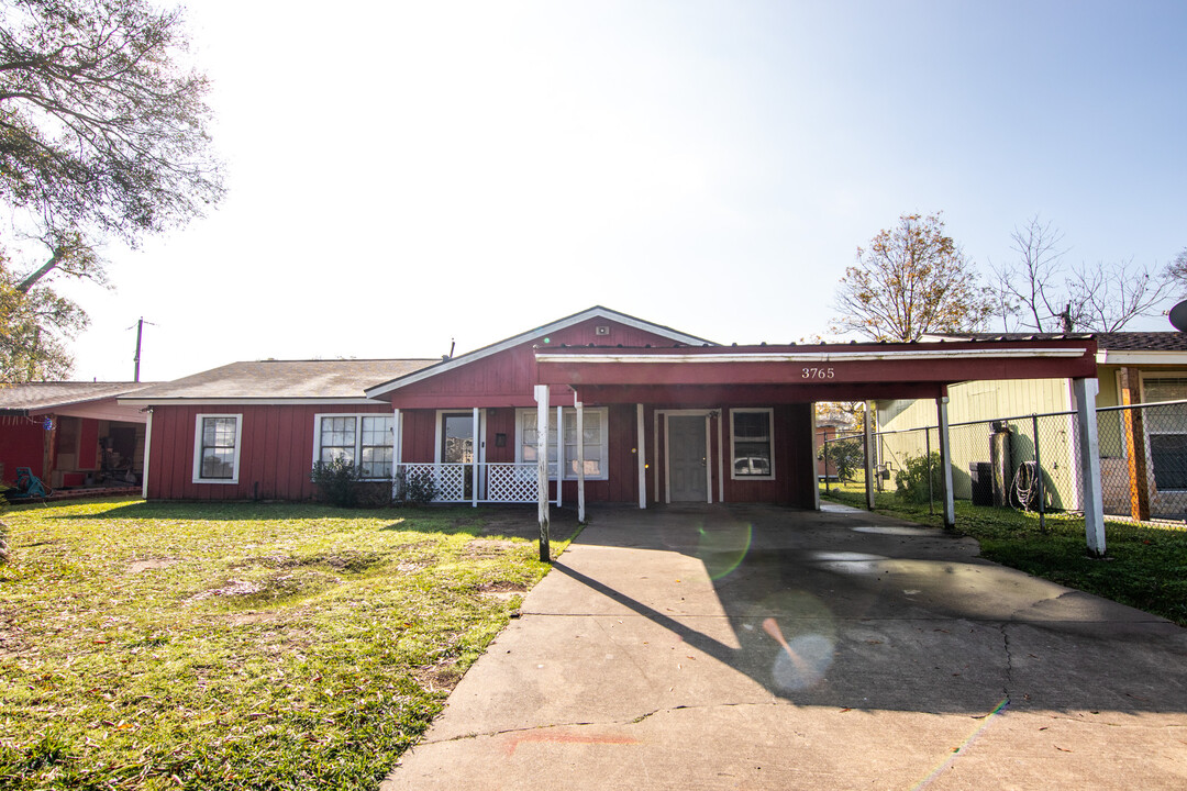 3765 Bristol Dr in Beaumont, TX - Building Photo