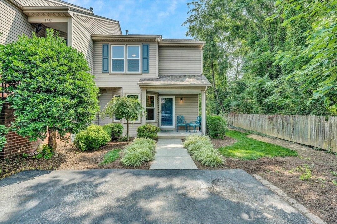4744 Oakcliff Dr in Roanoke, VA - Building Photo