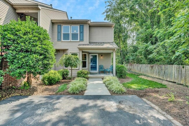 property at 4744 Oakcliff Dr