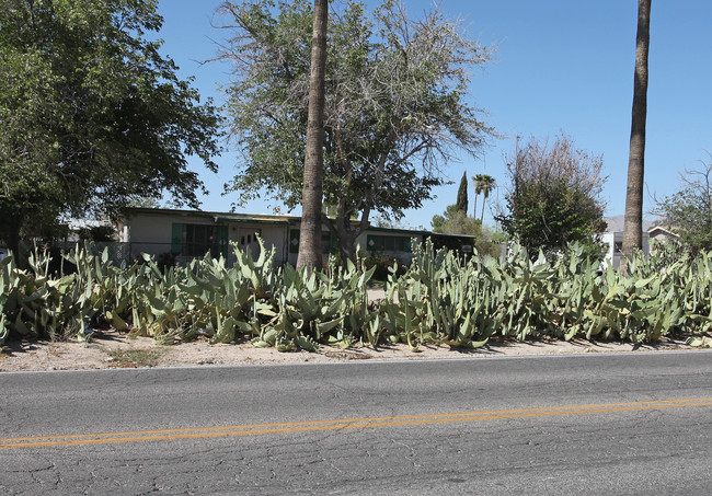 Wagon Wheel Mobile Home Park in Tucson, AZ - Foto de edificio - Building Photo