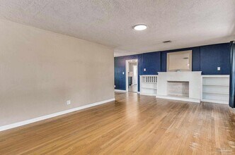 2033 E Bobe St in Pensacola, FL - Building Photo - Building Photo