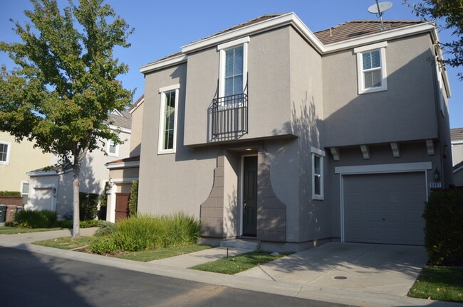 8881 Imray Way in Elk Grove, CA - Building Photo - Building Photo