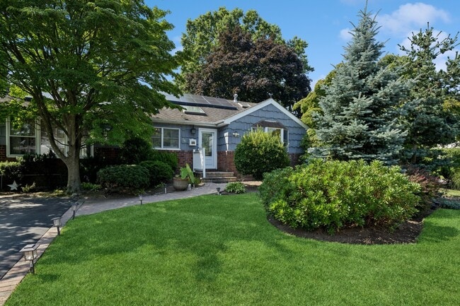 54 Winnecomac Ave
