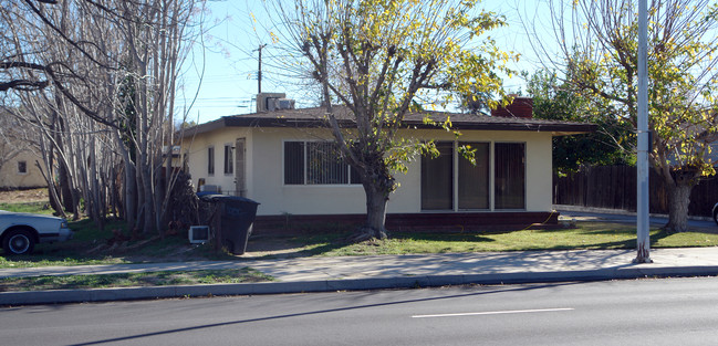 3535 N E St in San Bernardino, CA - Foto de edificio - Building Photo