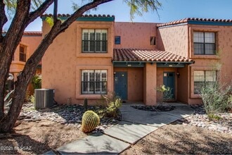 7724 E Vía Ventana Norte in Tucson, AZ - Foto de edificio - Building Photo