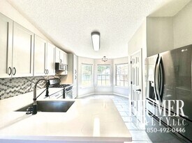 566 Desert Oak Dr in Pensacola, FL - Building Photo