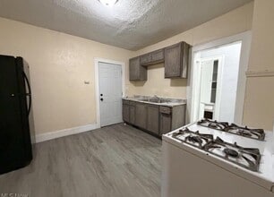 3641 E 147th St in Cleveland, OH - Building Photo - Building Photo