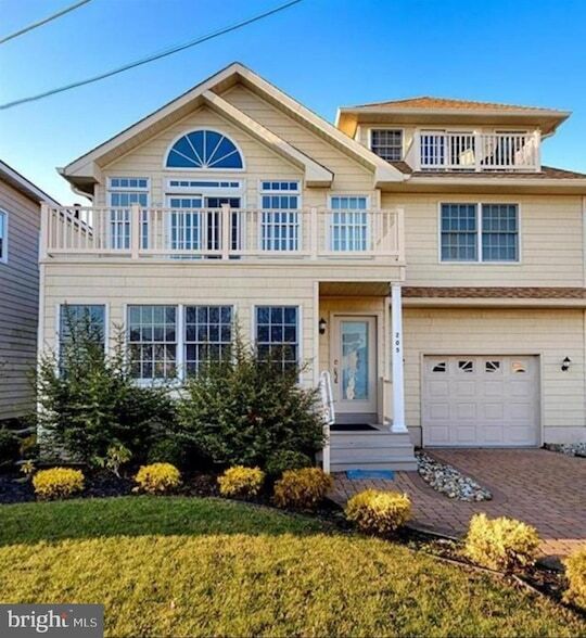 205 W Brigantine Ave, Unit Full 2 Bedroom in Brigantine, NJ - Building Photo