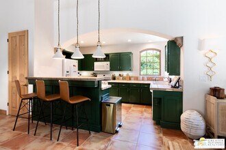 690 W Linda Vista Dr in Palm Springs, CA - Building Photo - Building Photo