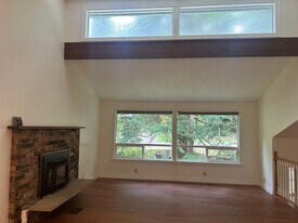 1451 Oriental Ave in Bellingham, WA - Building Photo