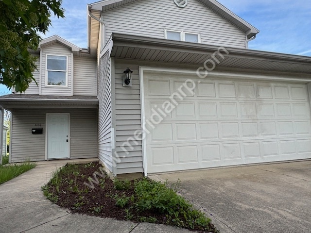 property at 1131 E Lewis St