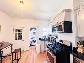 598 E 5th St in Boston, MA - Building Photo - Building Photo