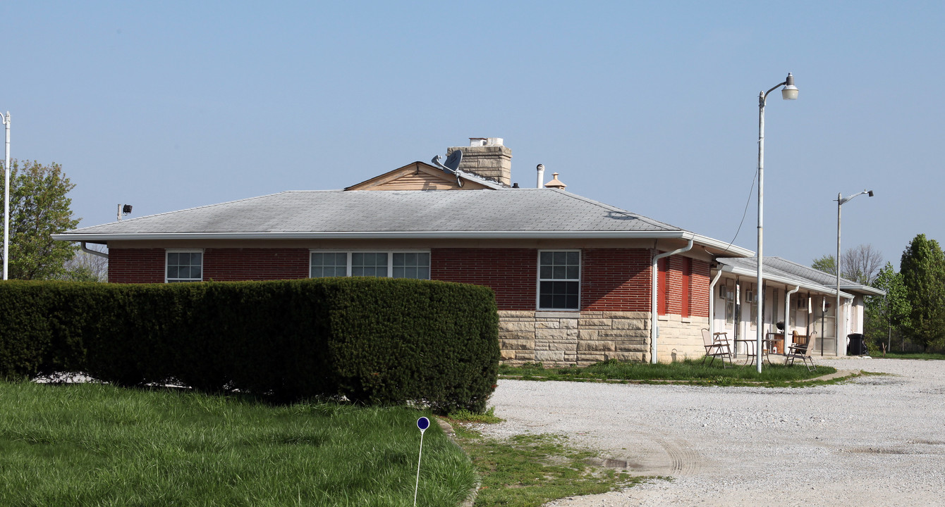 2012 E Main St in Danville, IN - Building Photo