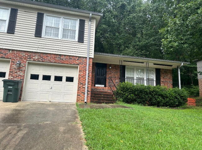 11209 Suncrest Dr SE