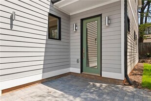 205 Whitefoord Ave NE in Atlanta, GA - Building Photo