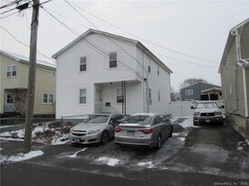 164 Cleveland Ave in Bridgeport, CT - Building Photo