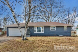 7025 Grimes Ave N in Minneapolis, MN - Building Photo