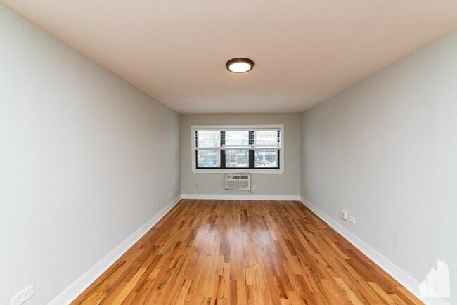 696 Elm Pl in Highland Park, IL - Building Photo - Building Photo