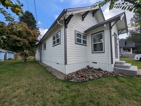320 S 2nd St in Mccleary, WA - Building Photo - Building Photo