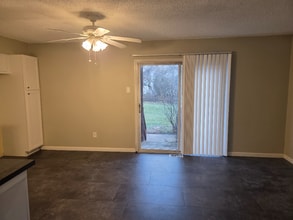 13354 Hiddencrest Ln in Ballwin, MO - Building Photo - Building Photo