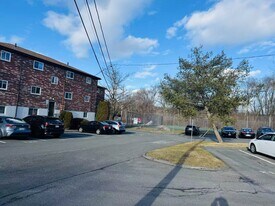 30 Westgate Rd, Unit 5 in Boston College, MA - Building Photo