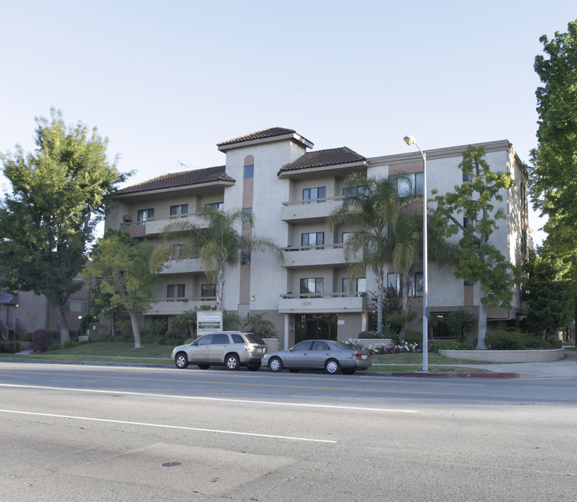 Sherman Oaks Renaissance in Sherman Oaks, CA - Building Photo