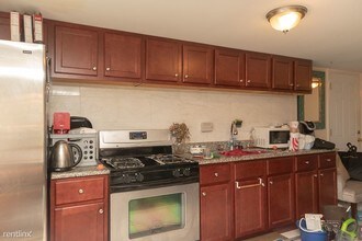 1317 W Foster Ave-Unit -Unit G in Chicago, IL - Building Photo - Building Photo
