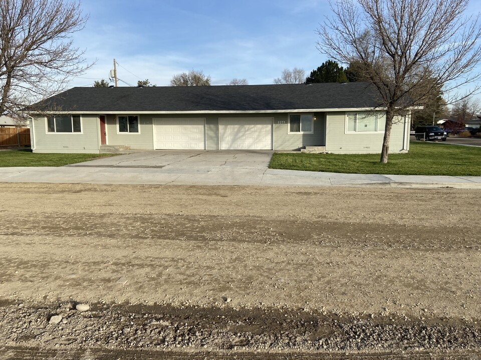 1119 Airport Ave in Caldwell, ID - Building Photo